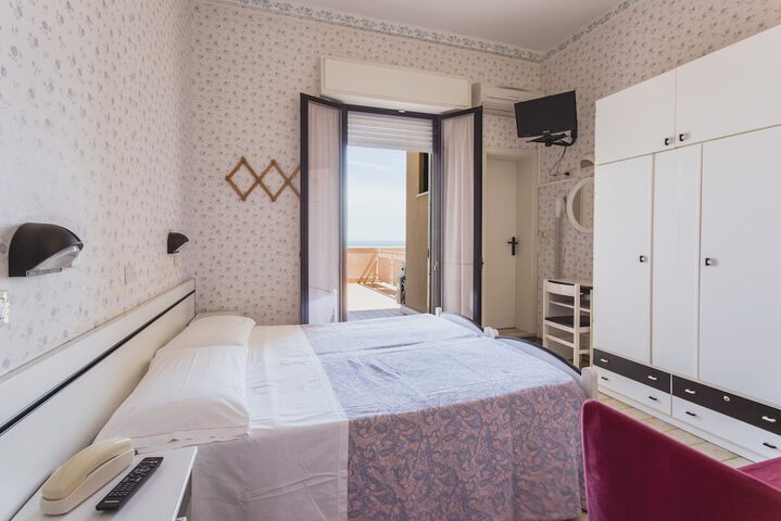 Room 2 of 55