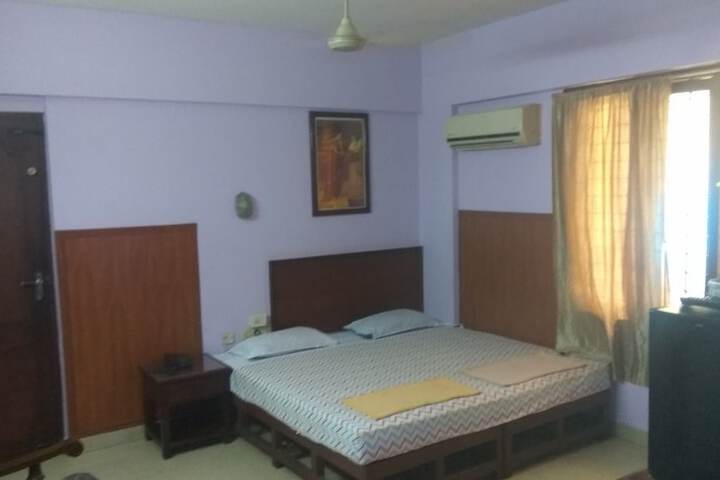Room 3 of 13