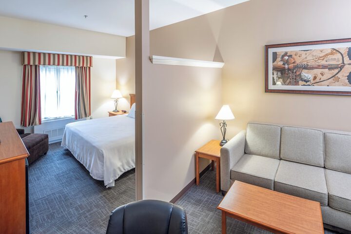 1 King Bed (9 of 18)