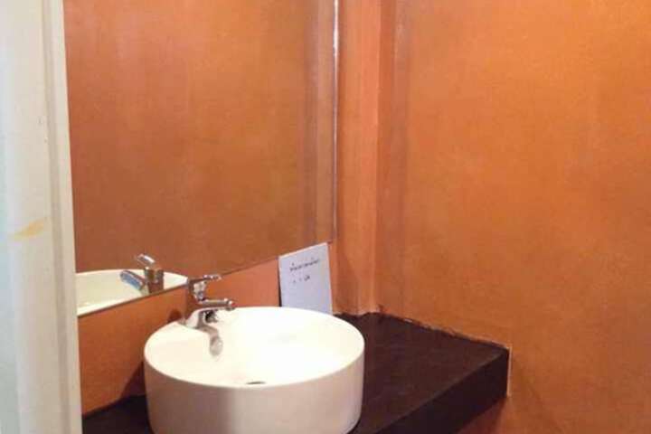 Room 9 of 21