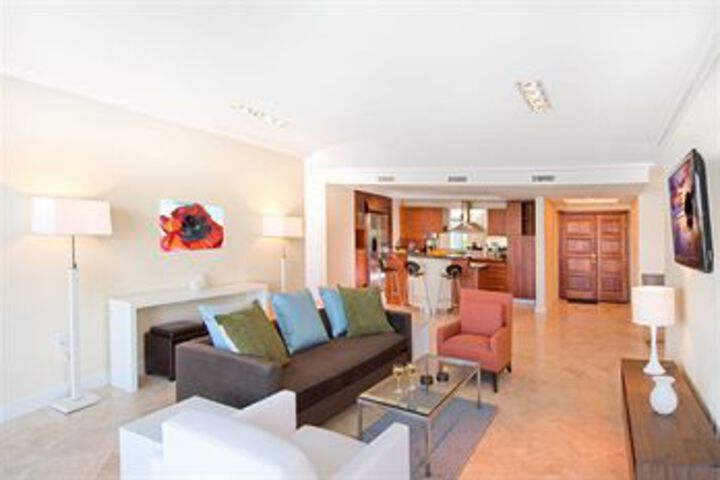 Room 24 of 34