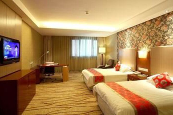 Room 14 of 32