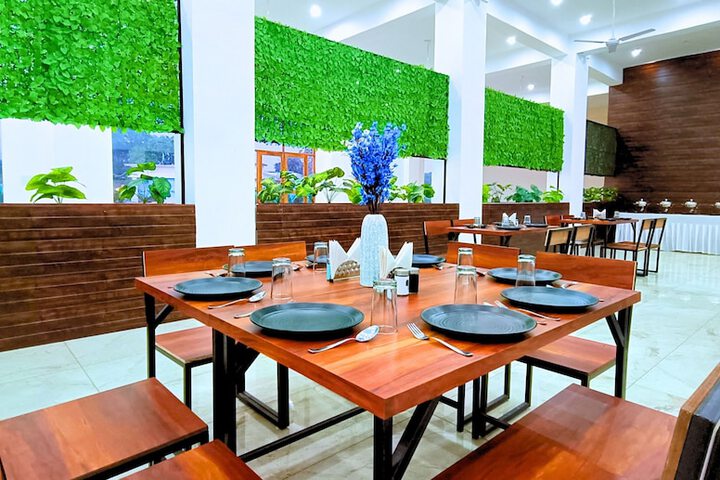Dining 63 of 87