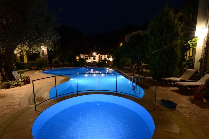 Hotel with Pool