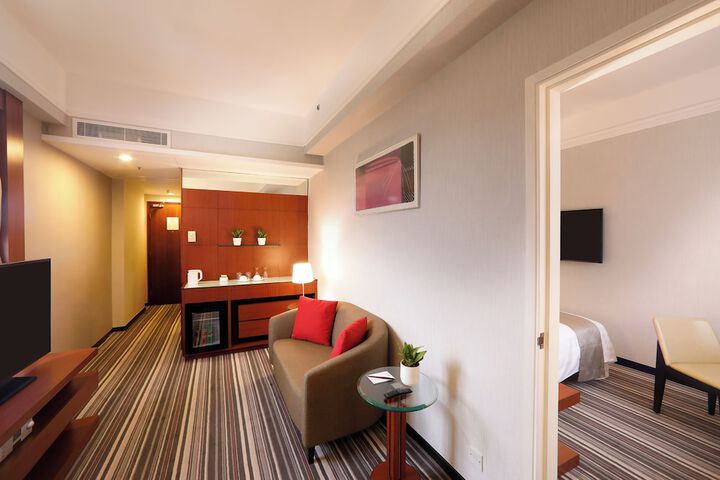 Room 28 of 61