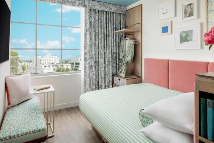 Double Bed (1 of 2)