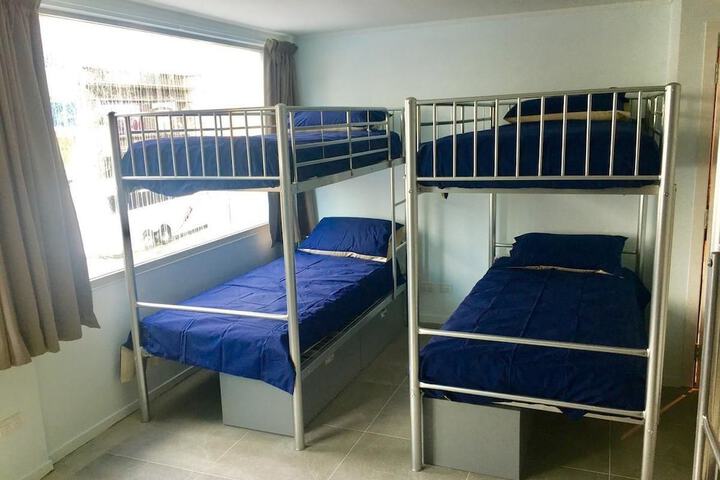 Room 3 of 49