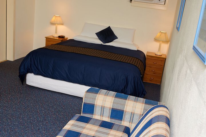 Room 10 of 36