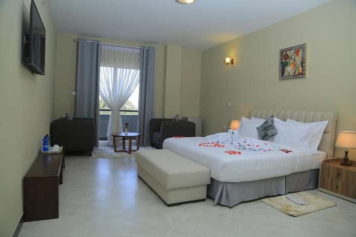 Room 3 of 10