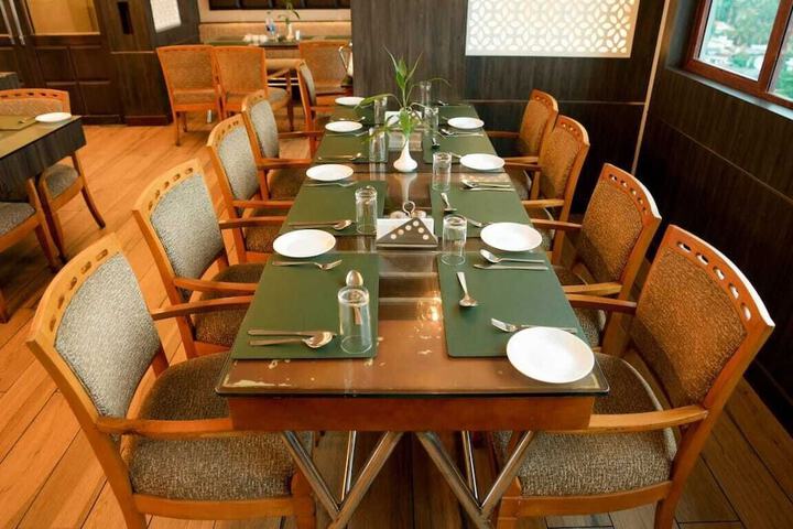 Dining 53 of 76