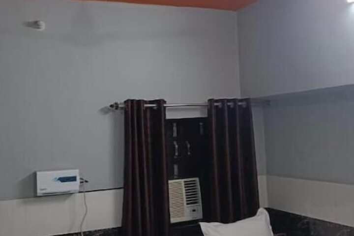 Room 8 of 43
