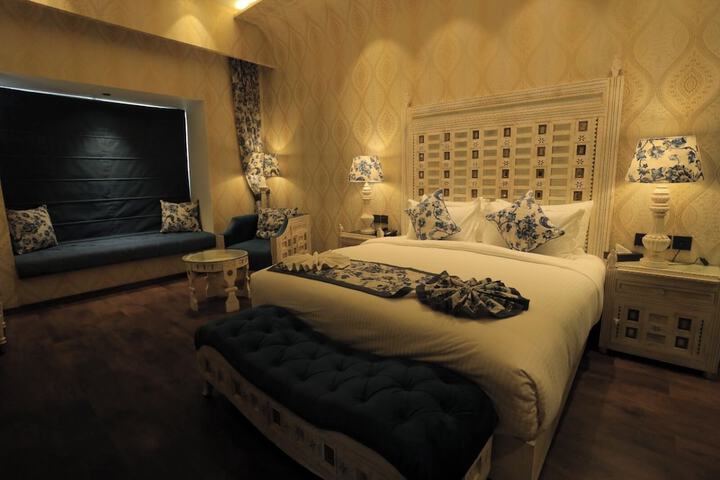 Room 2 of 26