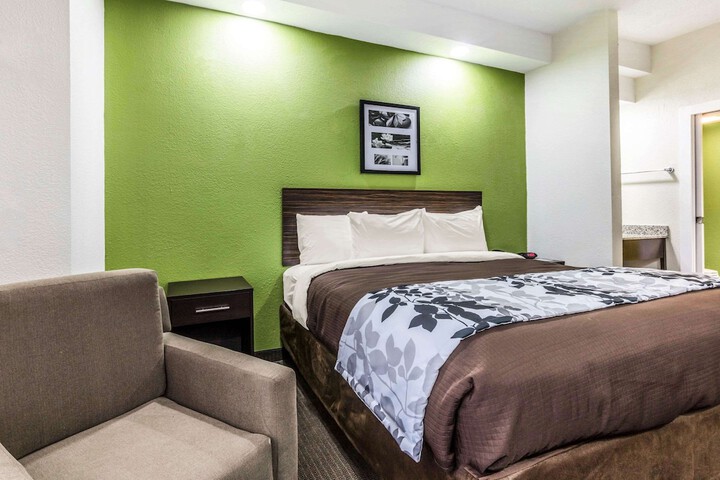Room 2 of 5