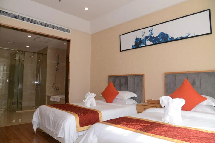 Room 6 of 7