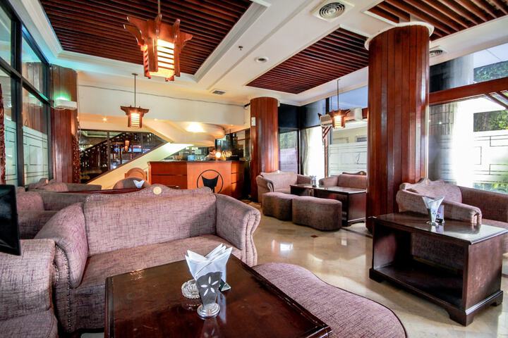 Hotel Lobby