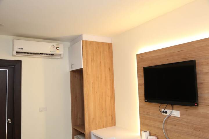 Room 28 of 41