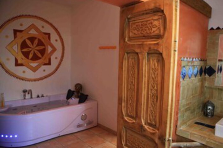 Room 4 of 34