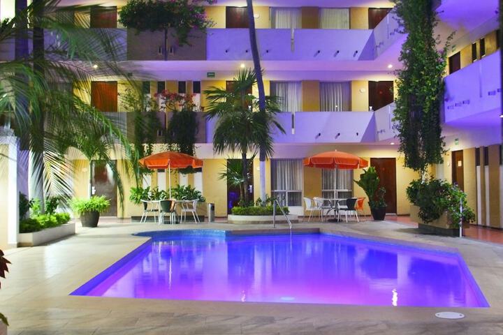 Pool Hotel