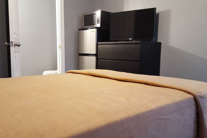 Room 10 of 28