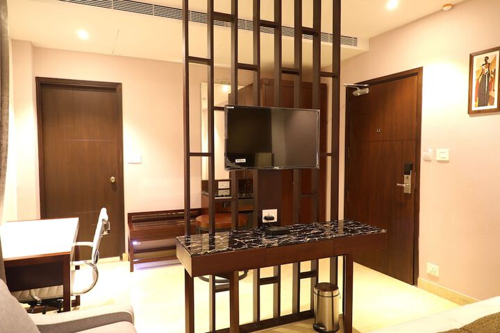 Room 5 of 23