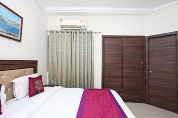Room 15 of 26