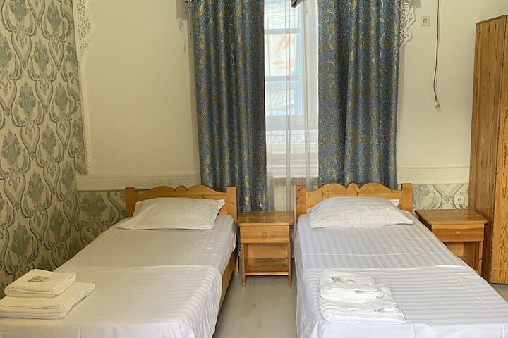 Room 4 of 14