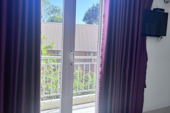 Room 9 of 35