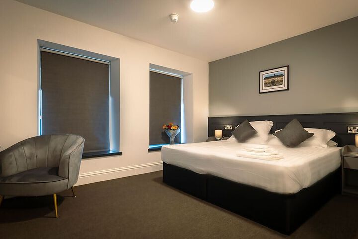Room 5 of 25