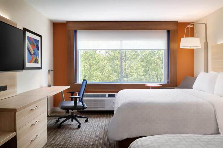 Room 6 of 53