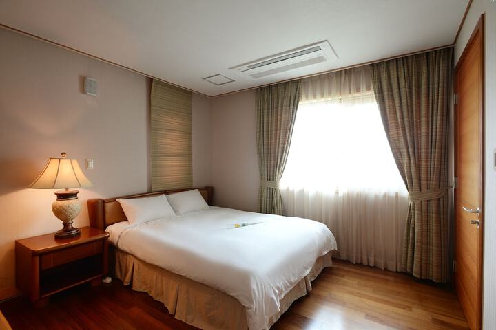 Room 25 of 49
