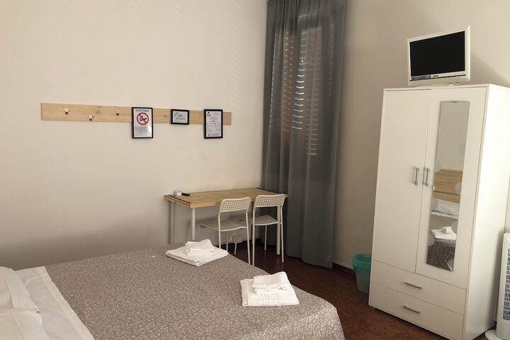 Room 25 of 38