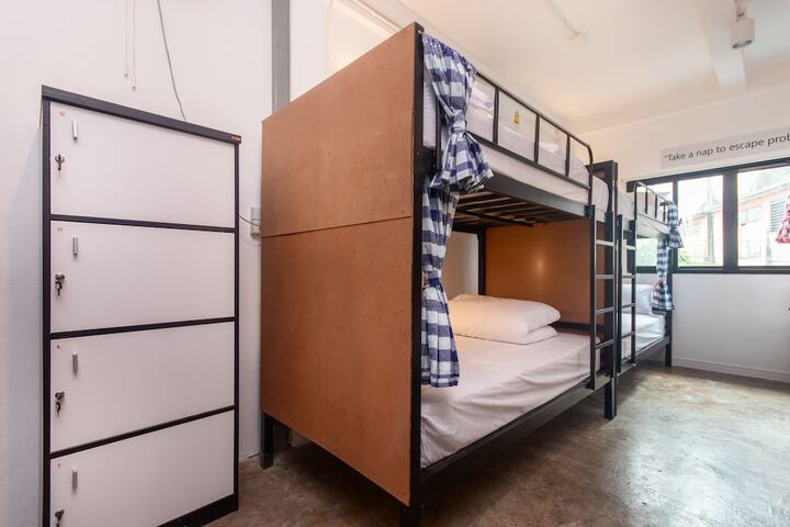 Room 8 of 41