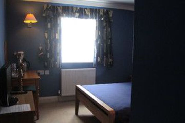 Room 9 of 13