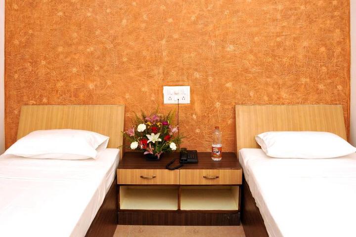 OYO 12746 Hotel Sapthagiri Nest