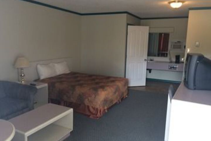 Room 6 of 7