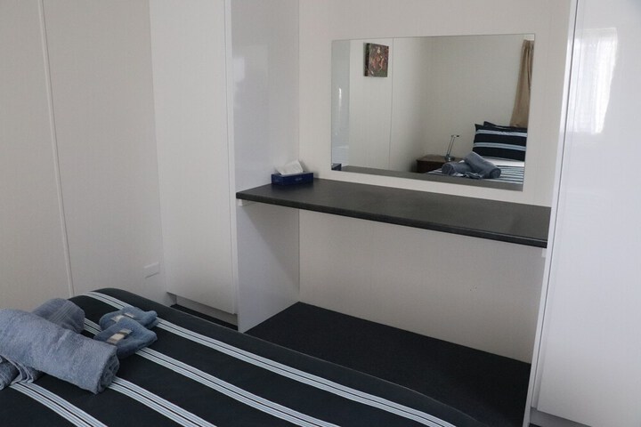 Room 5 of 91