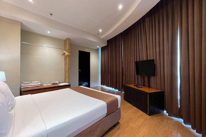 Room 18 of 90