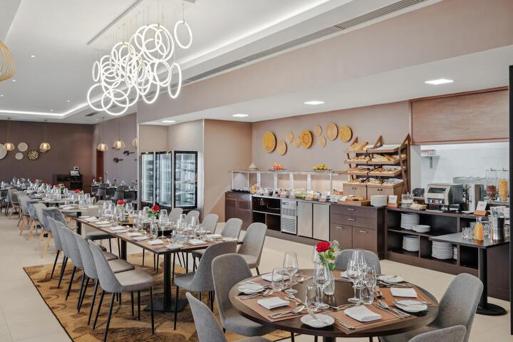 Dining 59 of 73