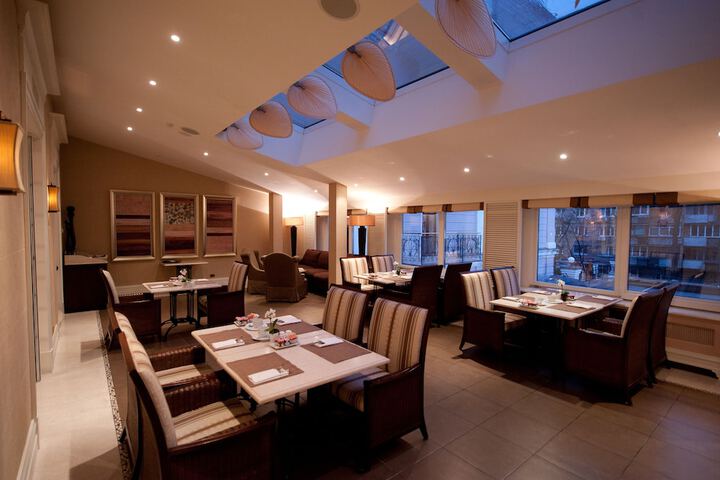 Dining 64 of 80