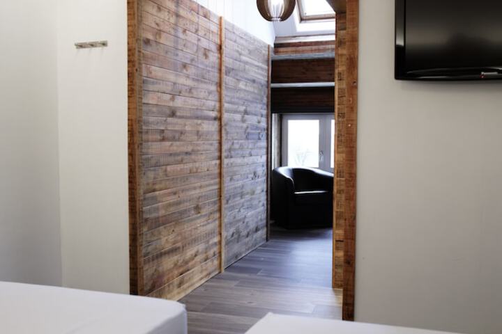 Room 5 of 43