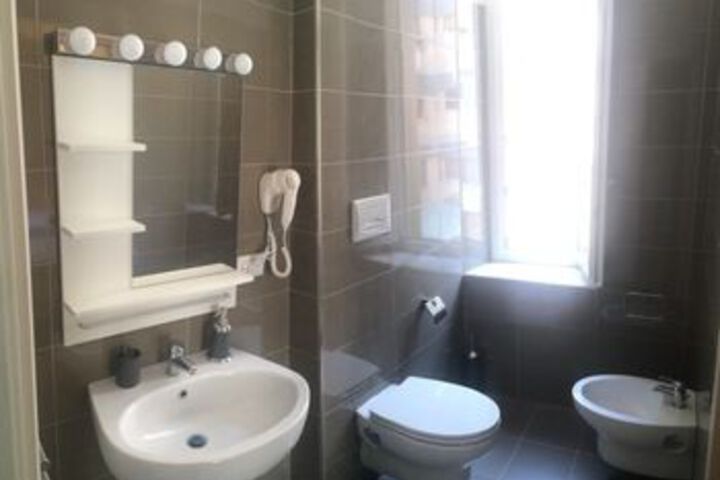 Room 3 of 11
