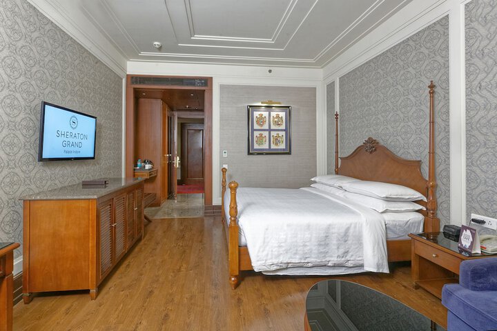 Room 13 of 74