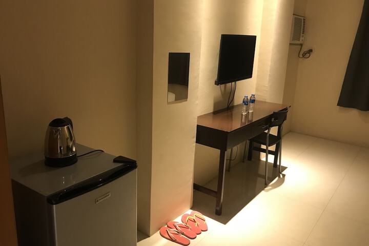 Room 8 of 32