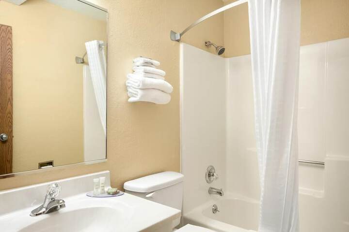 2 Double Beds (7 of 11)