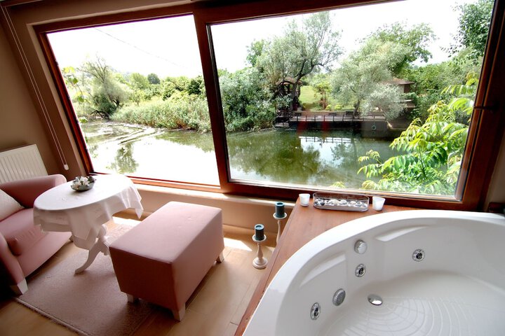 Hot Tub 106 of 156