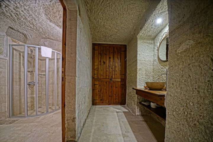 Room 42 of 68