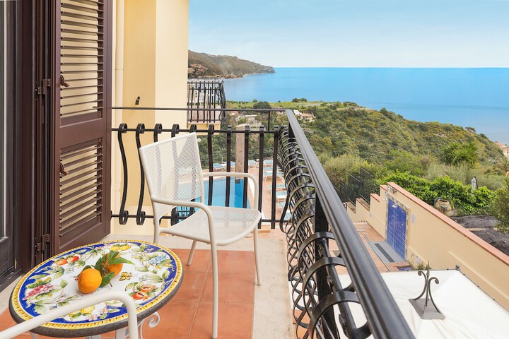 Terrace/Patio 107 of 111