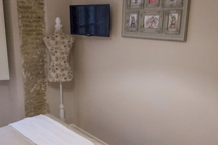 Room 17 of 62