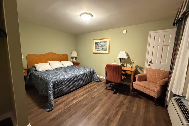 Room 34 of 65