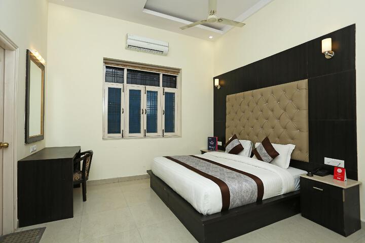Room 2 of 5